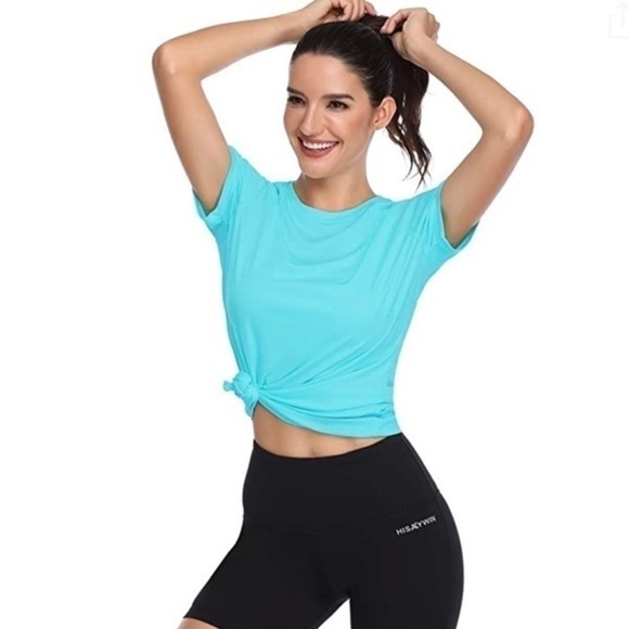 UPF 50+ sun protective workout top. - Picture 1 of 6